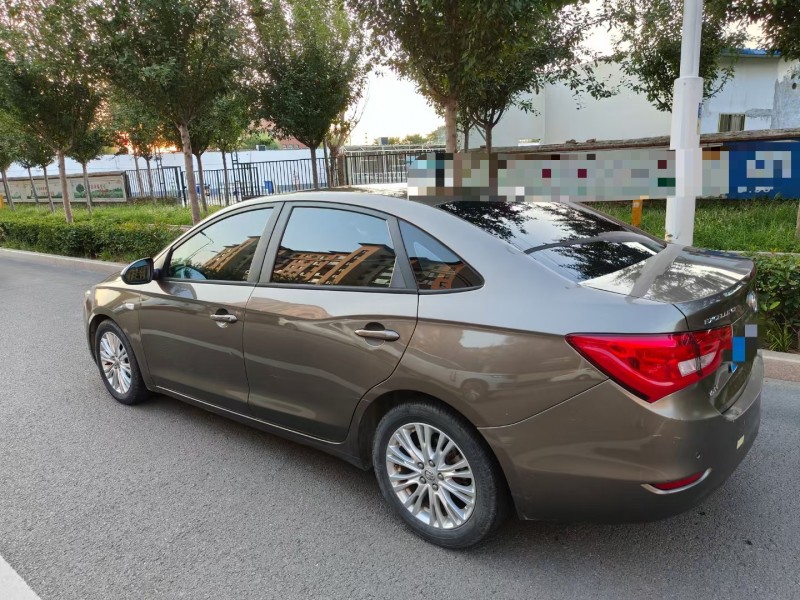 济宁15年别克英朗7