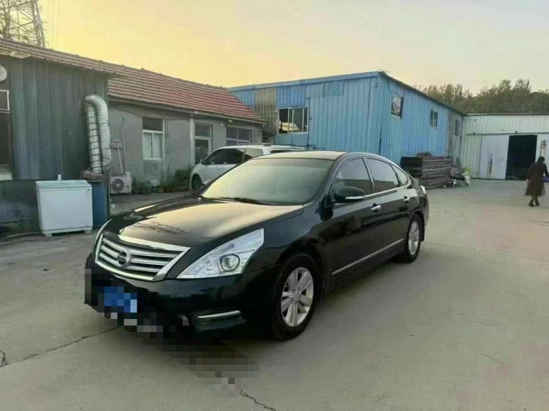 青島11年日產天籟3