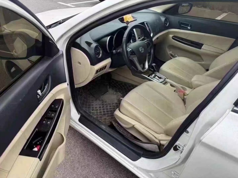 菏澤15年長安汽車逸動5