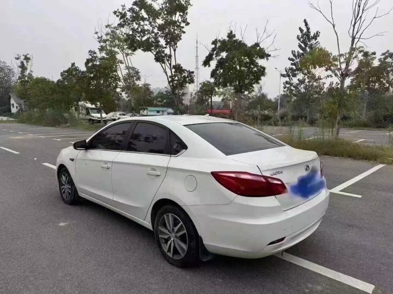 菏澤15年長安汽車逸動8