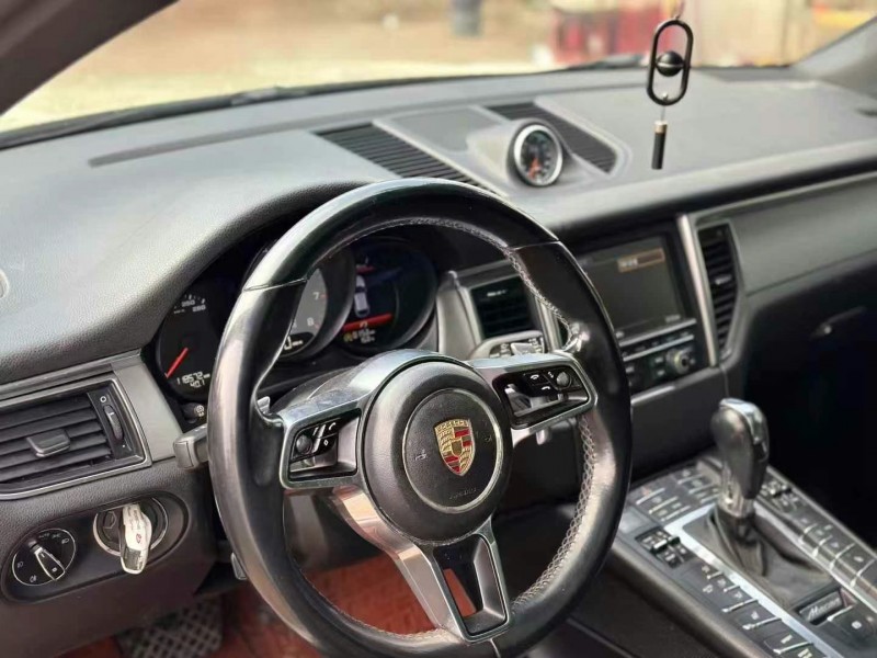 金華14年保時捷Macan4