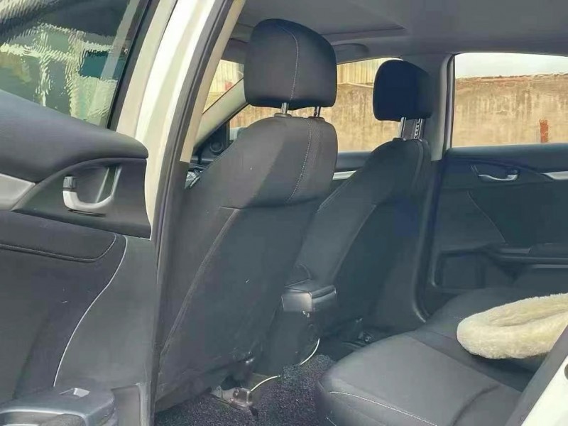 青岛16年本田思域6