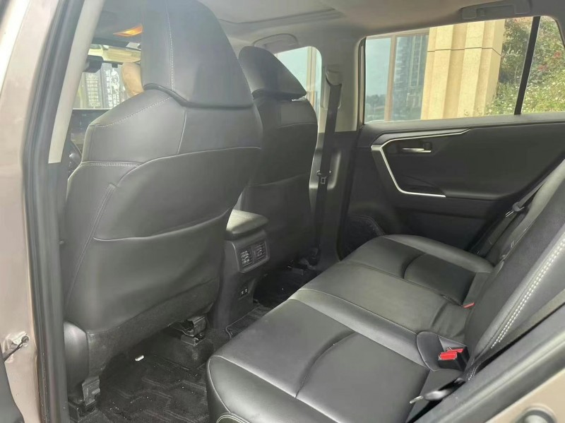 广州20年丰田RAV4荣放7