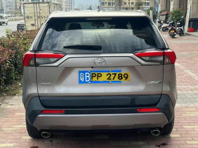 广州20年丰田RAV4荣放9