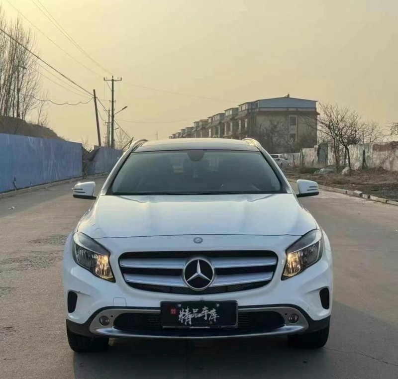济宁16年奔驰GLA1