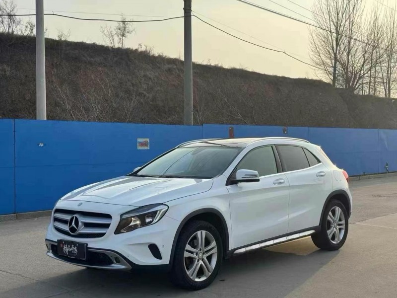 济宁16年奔驰GLA2