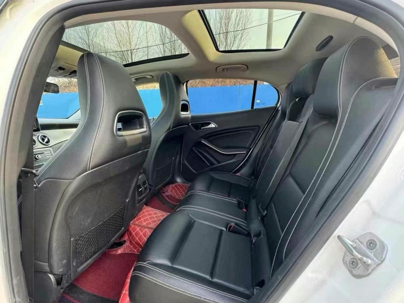 济宁16年奔驰GLA6