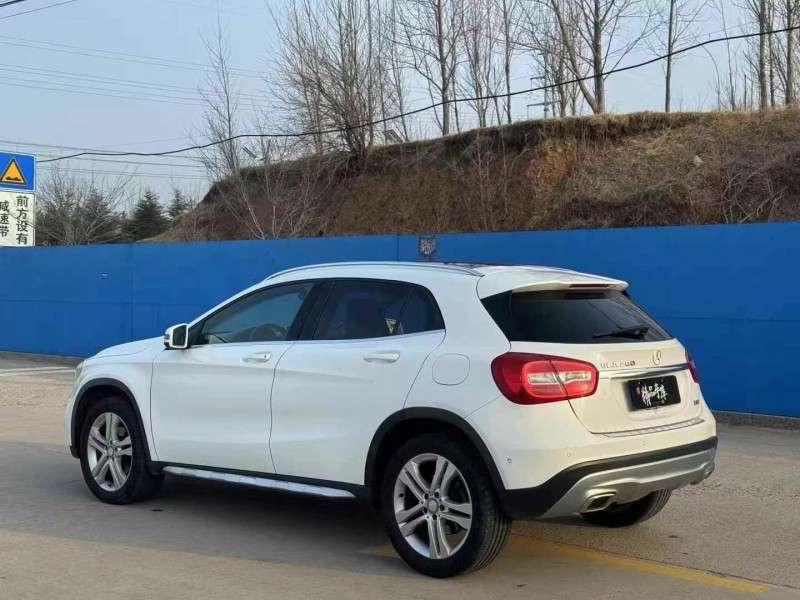 济宁16年奔驰GLA7