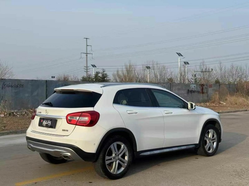 济宁16年奔驰GLA8