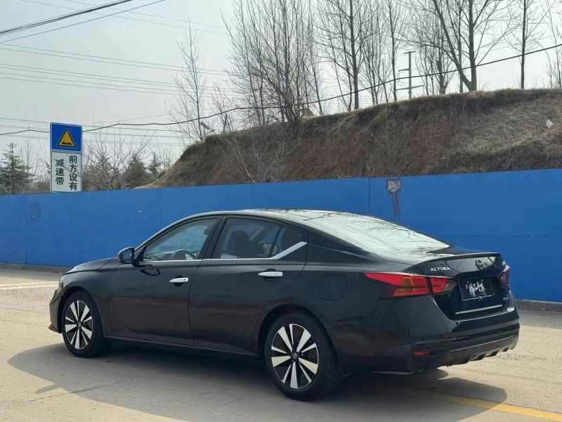 威海21年日產天籟7