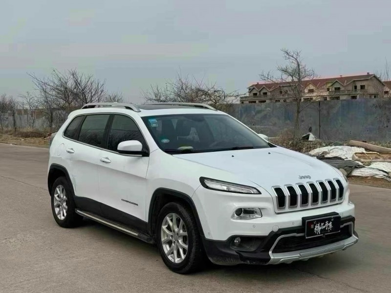 臨沂16年Jeep自由光3