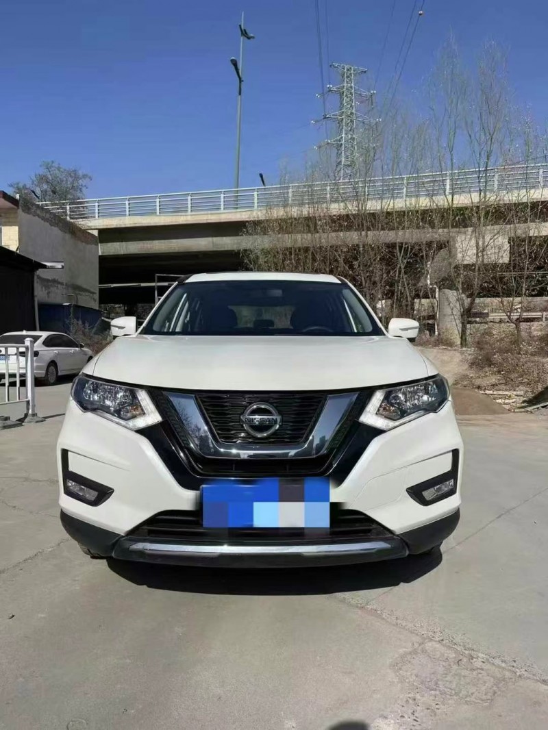 蘭州18年日產奇駿1