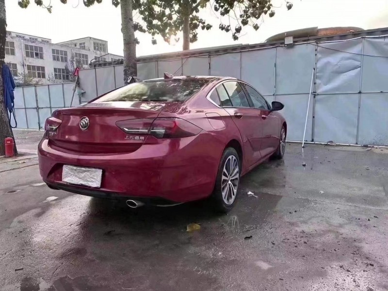 青岛18年别克君威7