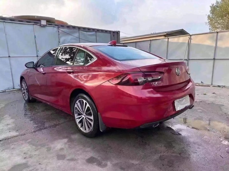 青岛18年别克君威8