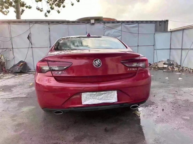 青岛18年别克君威9