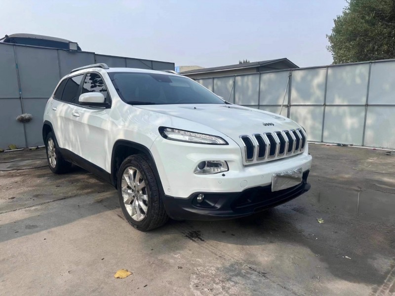 青島15年Jeep自由光3