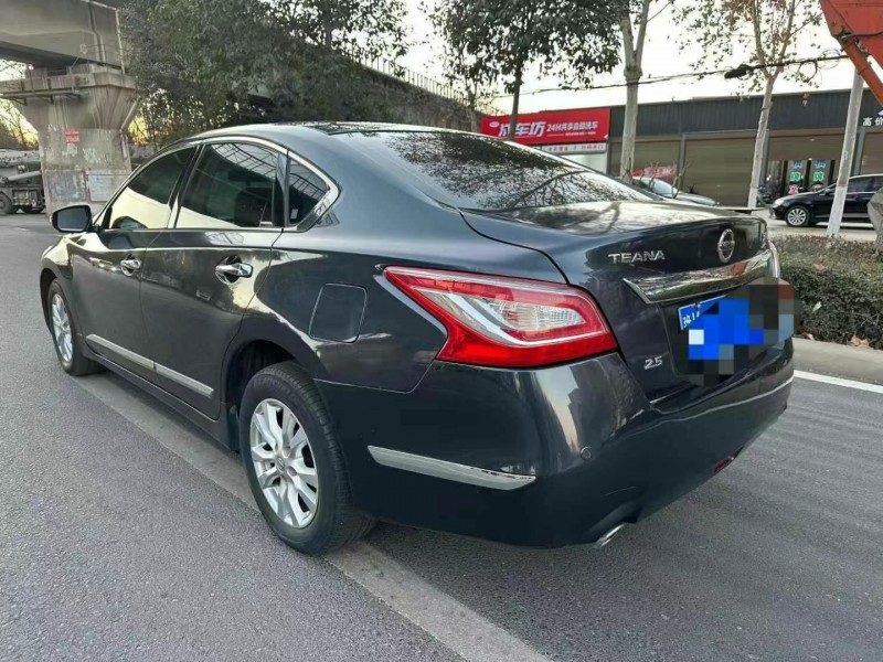 許昌13年日產天籟5