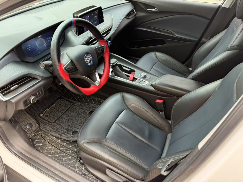 济宁24年别克微蓝5