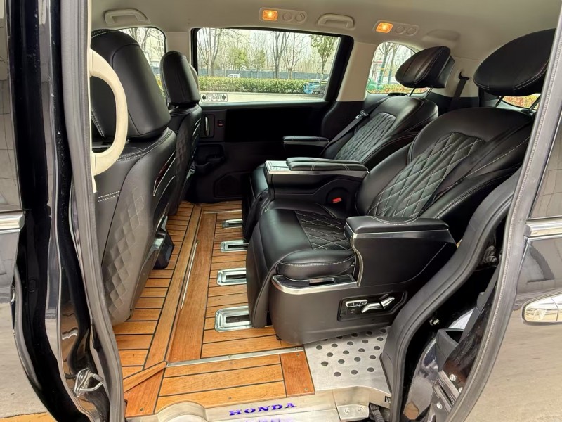 济宁21年本田奥德赛6