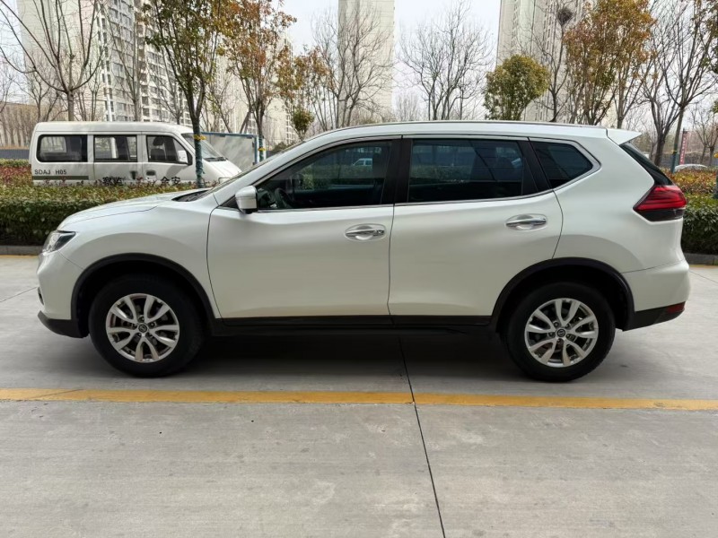 濟寧18年日產奇駿7