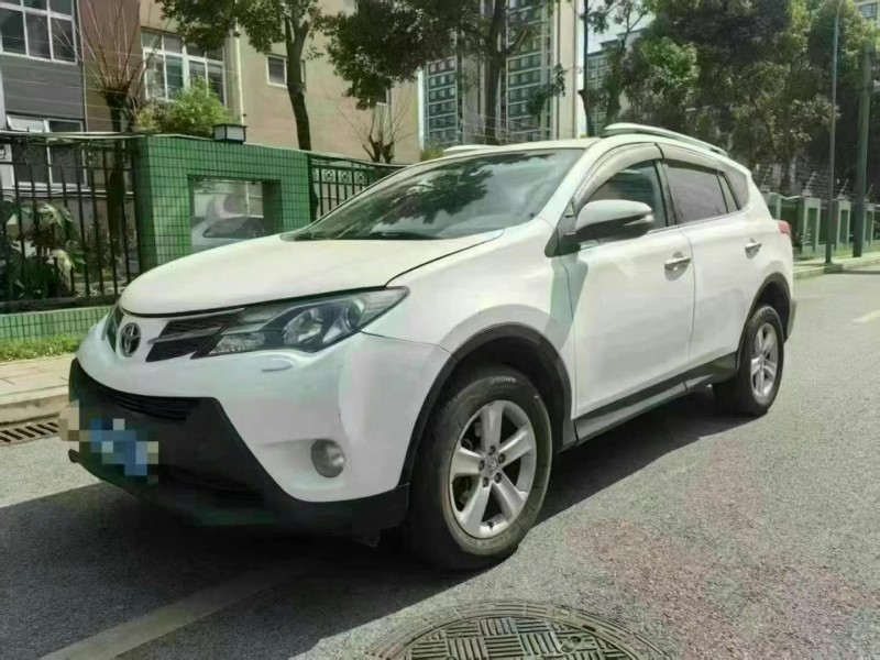 成都14年豐田RAV43