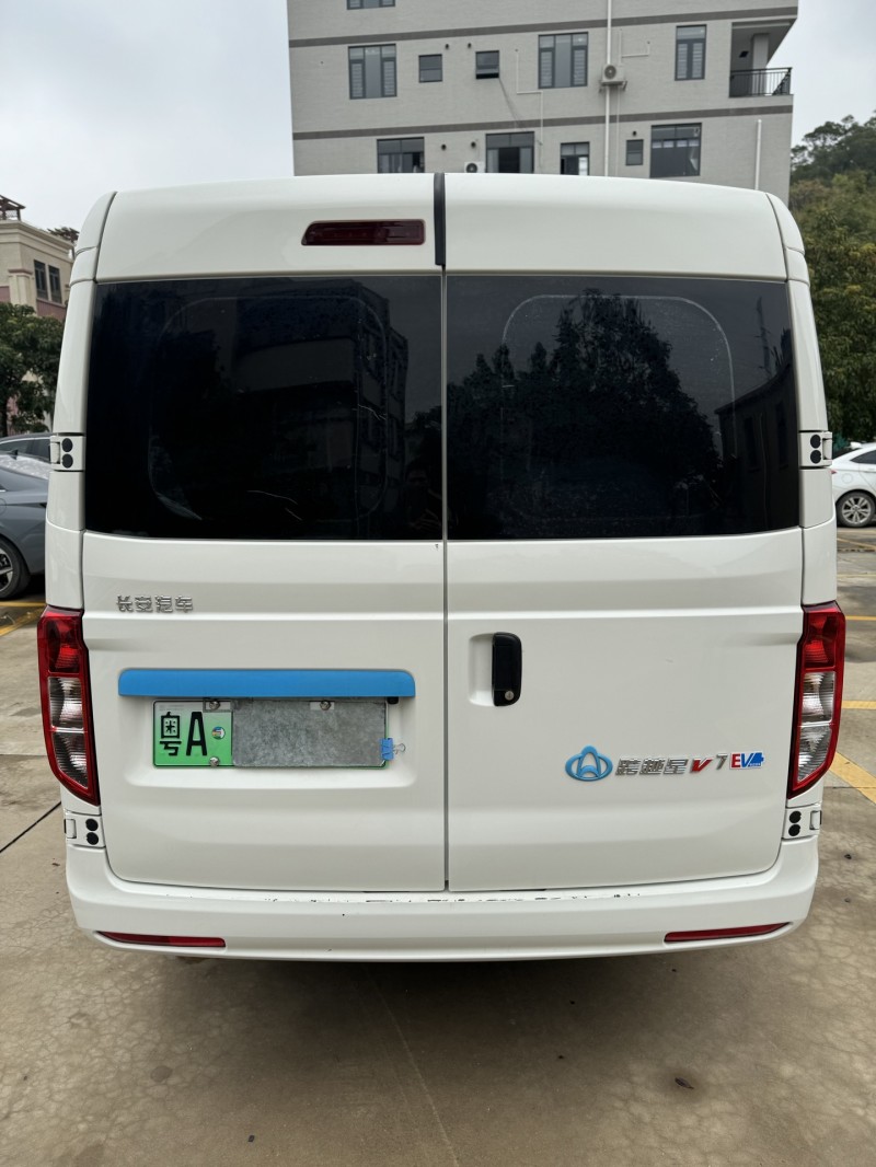 中山24年長安汽車跨越星9