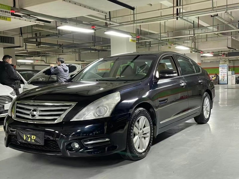 成都11年日產天籟4
