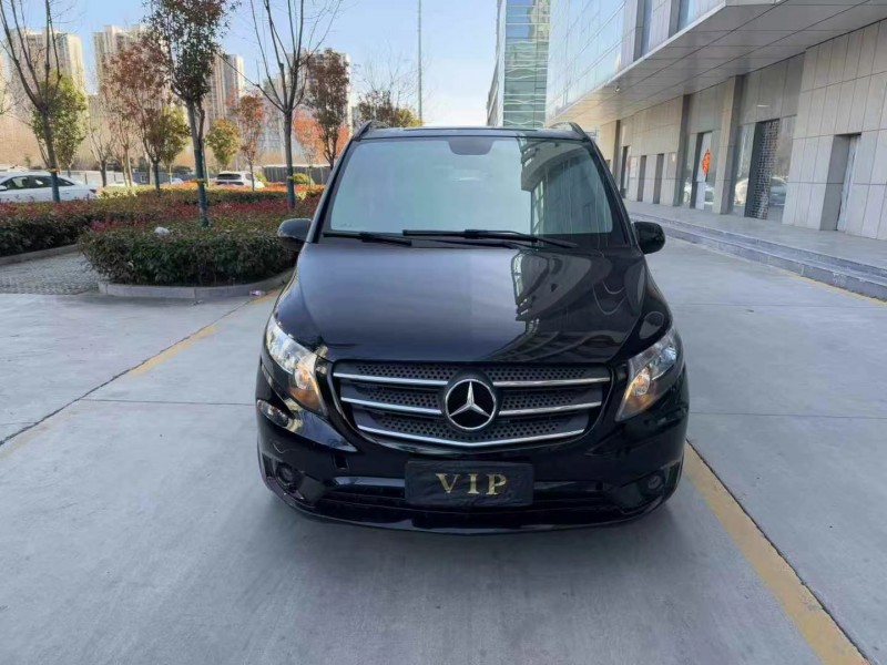 济宁19年奔驰威霆1