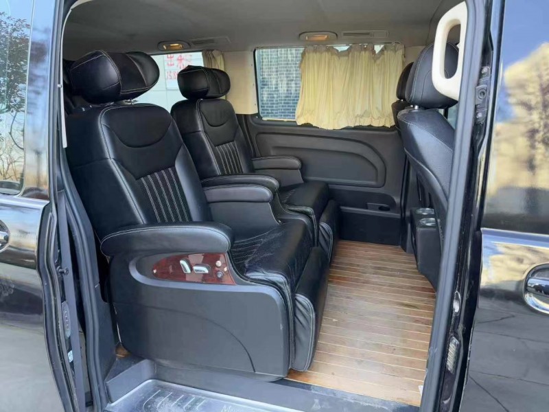 济宁19年奔驰威霆6