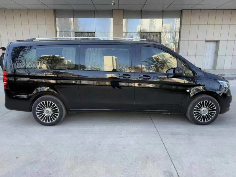 济宁19年奔驰威霆7