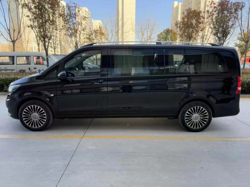 济宁19年奔驰威霆8