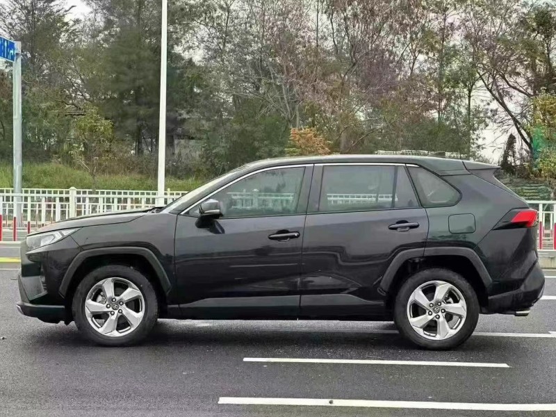 汕頭21年豐田RAV4榮放3