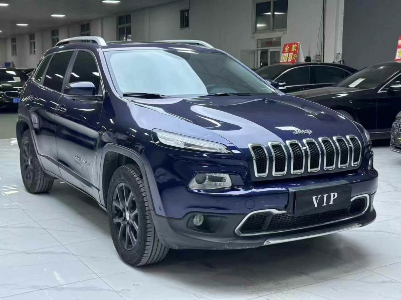 廊坊17年Jeep自由光3