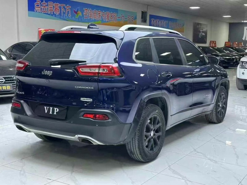 廊坊17年Jeep自由光5