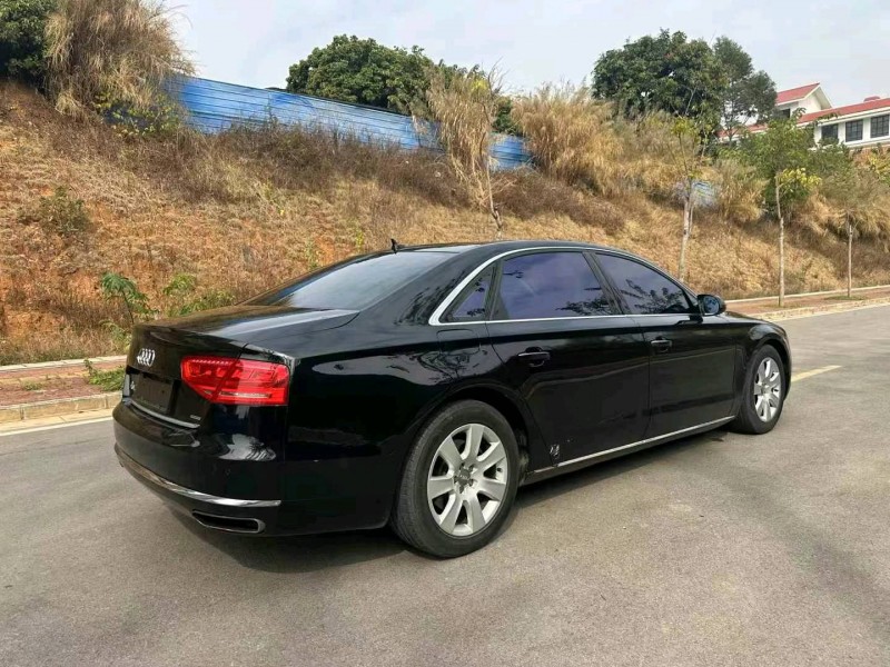 南寧13年奧迪A8L8