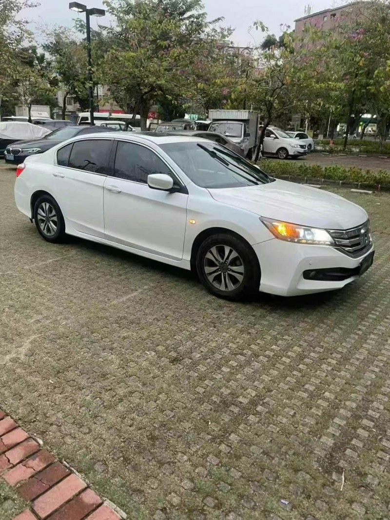 东莞16年本田雅阁2