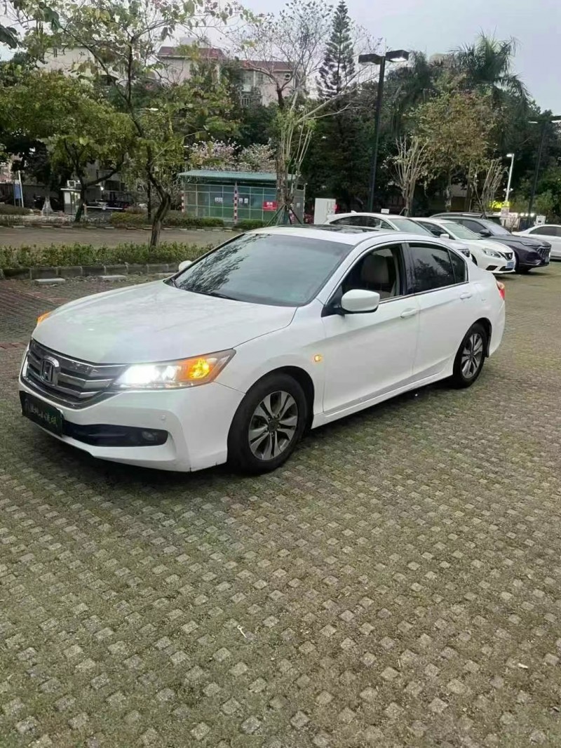 东莞16年本田雅阁3