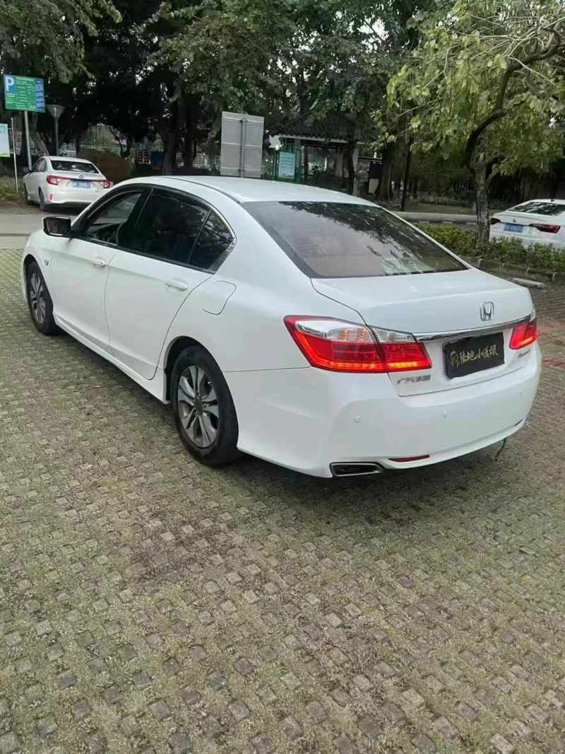 东莞16年本田雅阁7