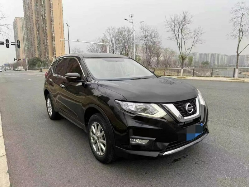 武漢19年日產奇駿2