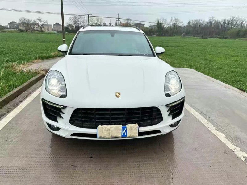 紹興15年保時捷Macan1
