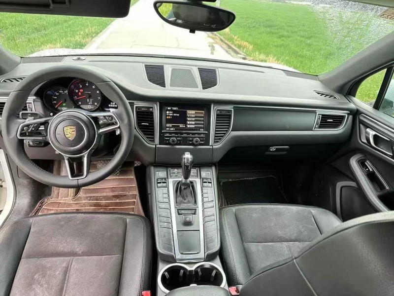 紹興15年保時捷Macan4