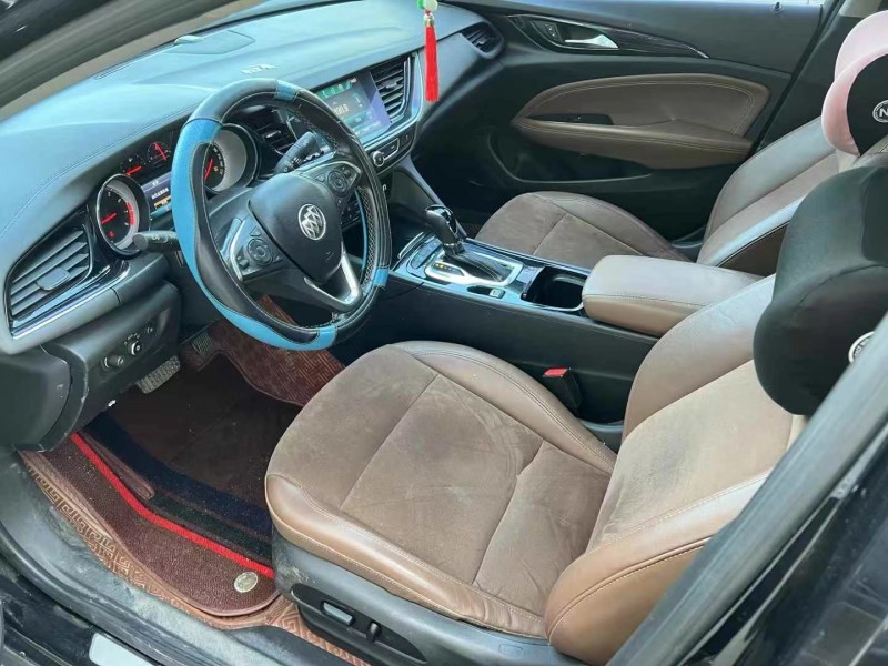 济宁18年别克君威6