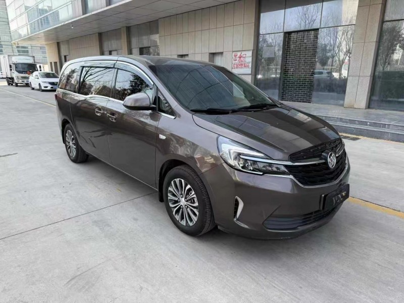 济宁21年别克GL82