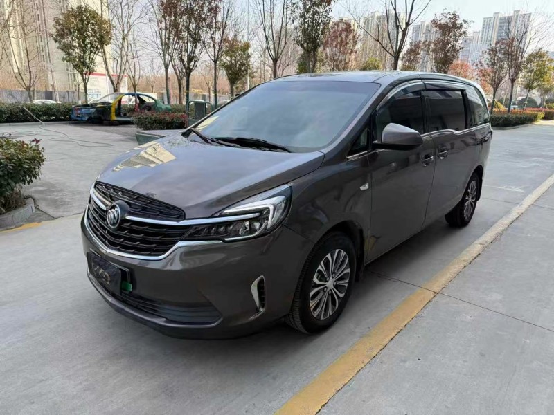 济宁21年别克GL83