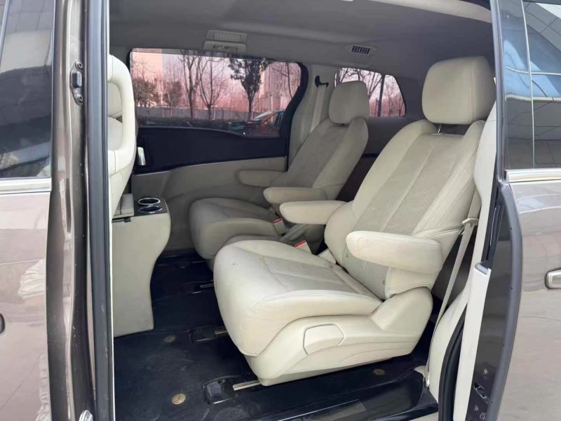 济宁21年别克GL84