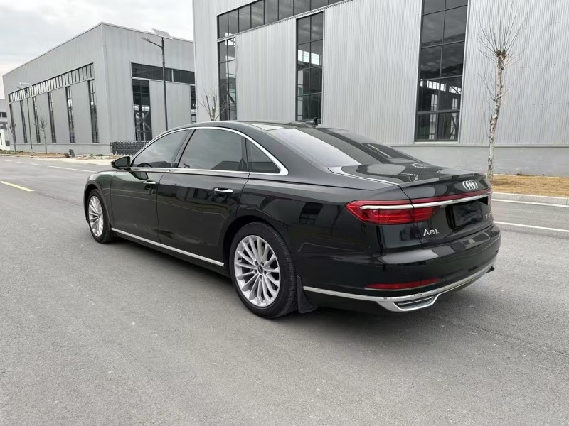 徐州21年奥迪A8L7