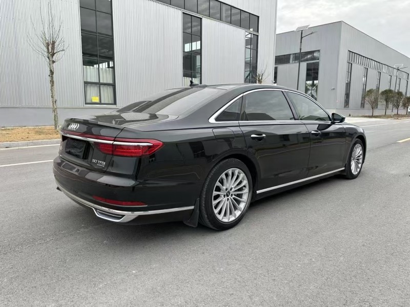 徐州21年奥迪A8L8