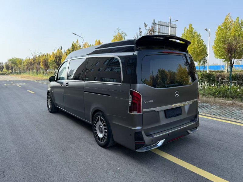 徐州21年奔驰威霆8