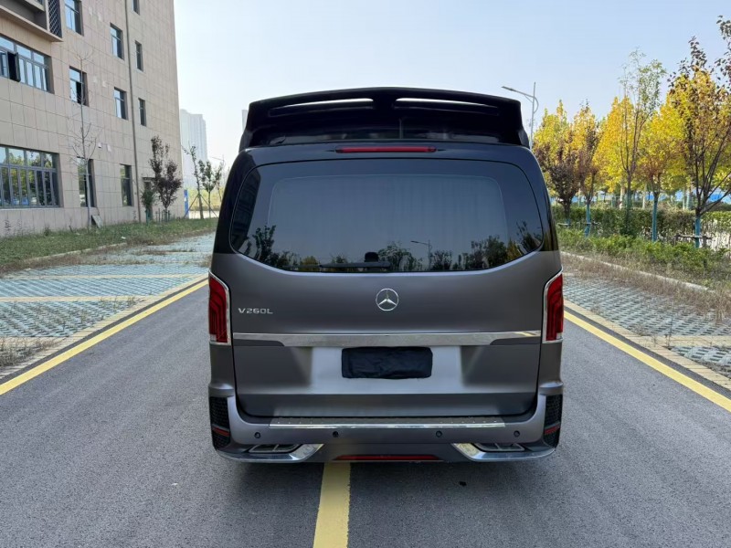 徐州21年奔驰威霆9