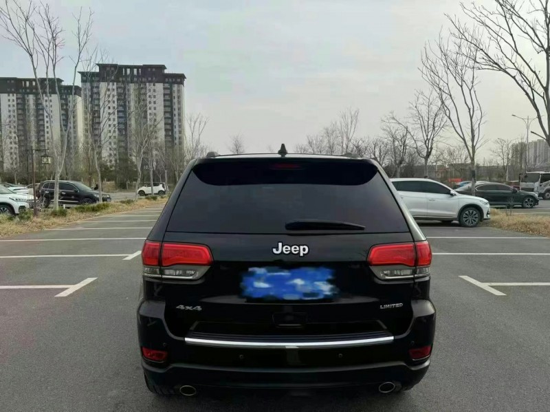 濟寧15年Jeep大切諾基9